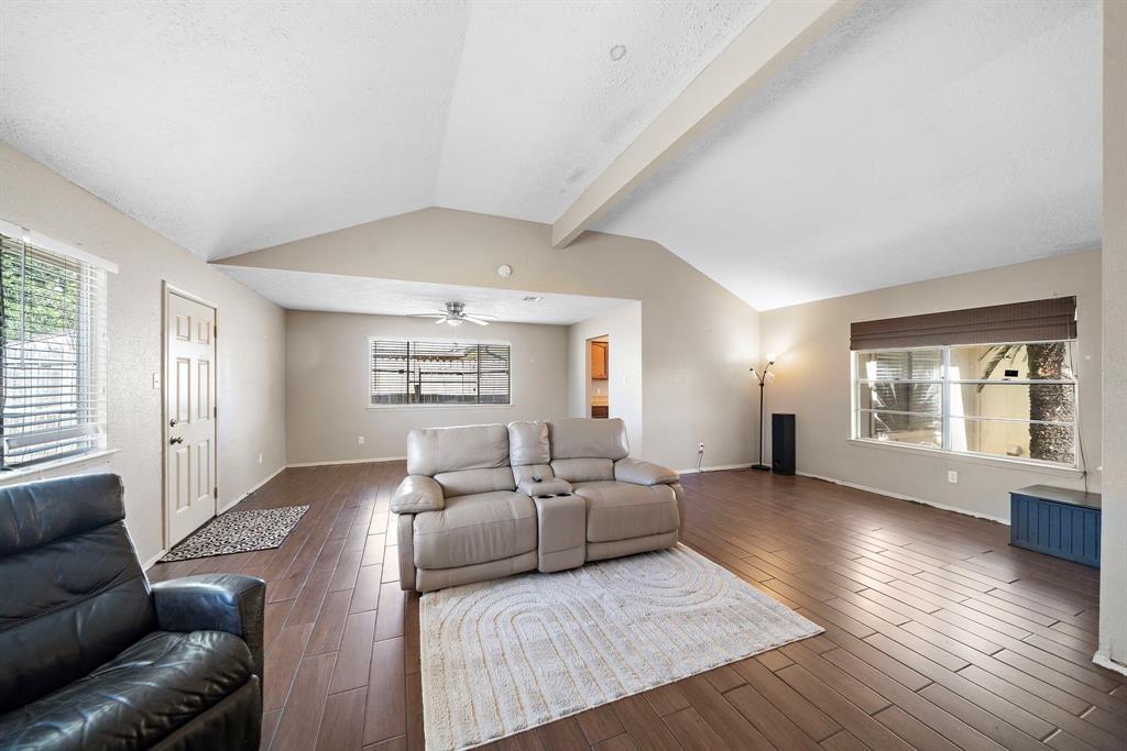 2318 Whitman Way Drive, Friendswood, Texas image 4