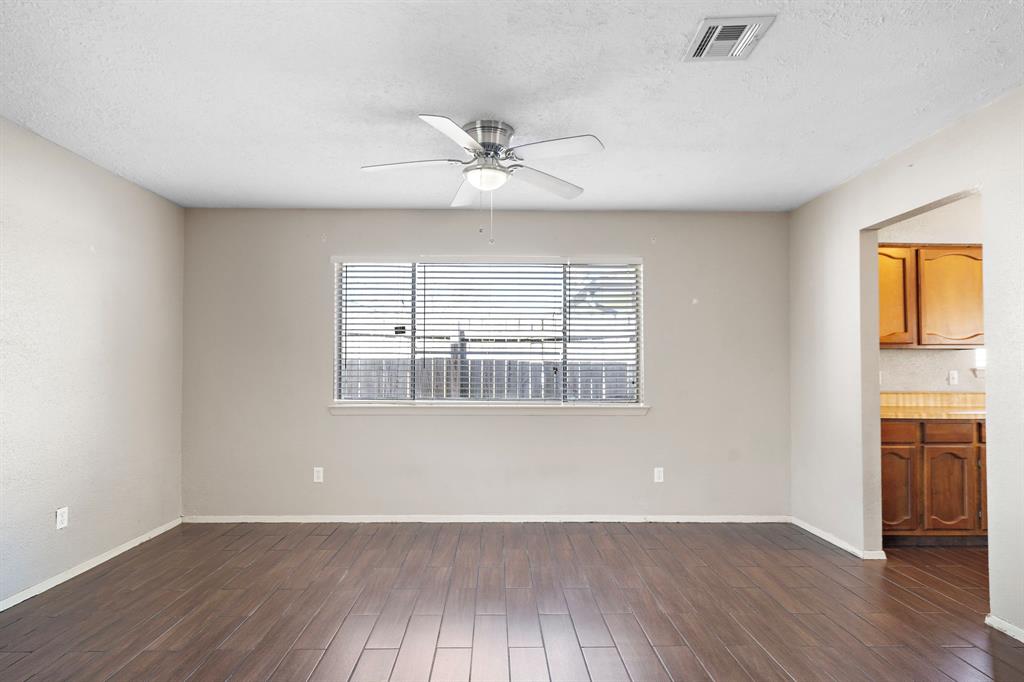 2318 Whitman Way Drive, Friendswood, Texas image 18