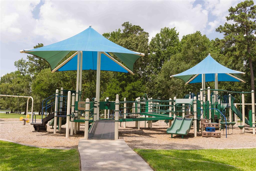 5510 Pine Wood Meadows Lane, Spring, Texas image 14