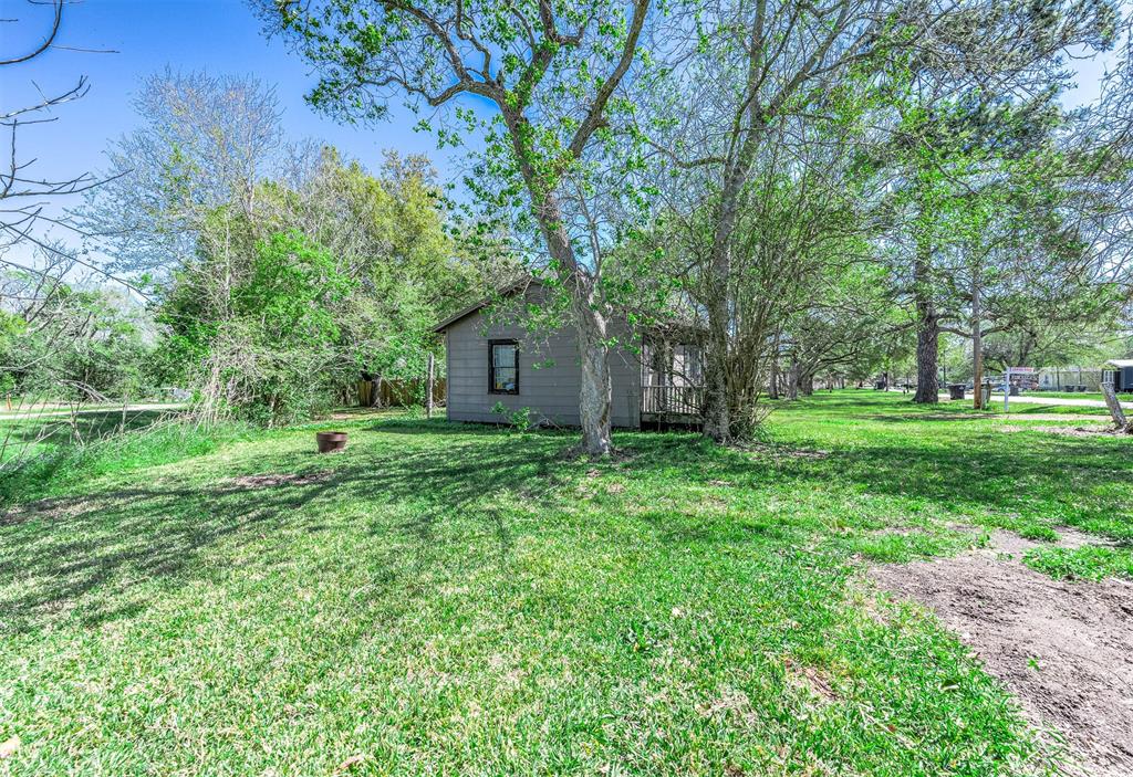 1926 W Sealy Street, Alvin, Texas image 3