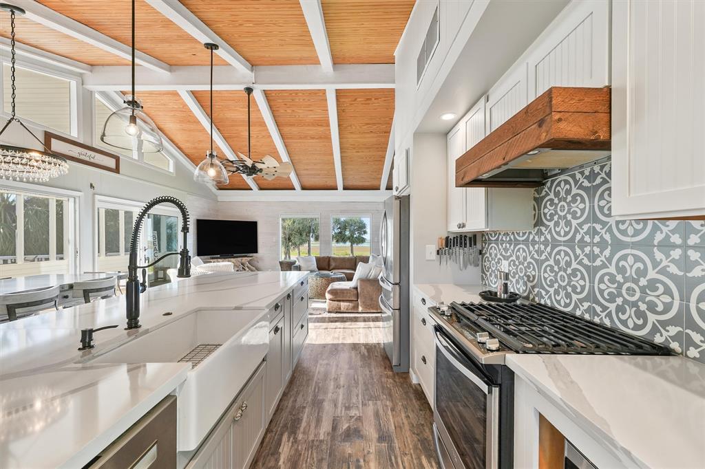 4321 Jolly Roger Road, Galveston, Texas image 10