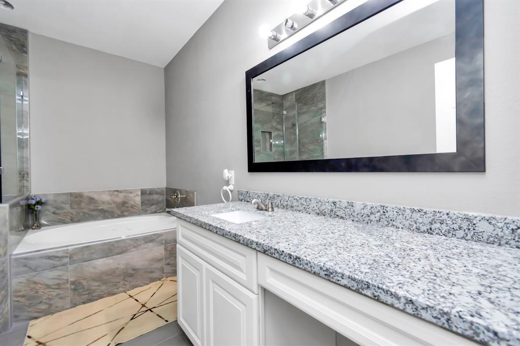 15318 Griggs Point Lane, Sugar Land, Texas image 12