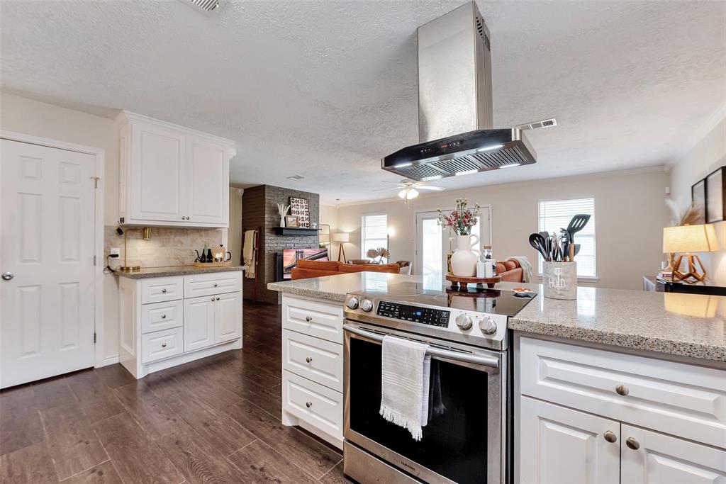 4307 Townes Forest Road, Friendswood, Texas image 15