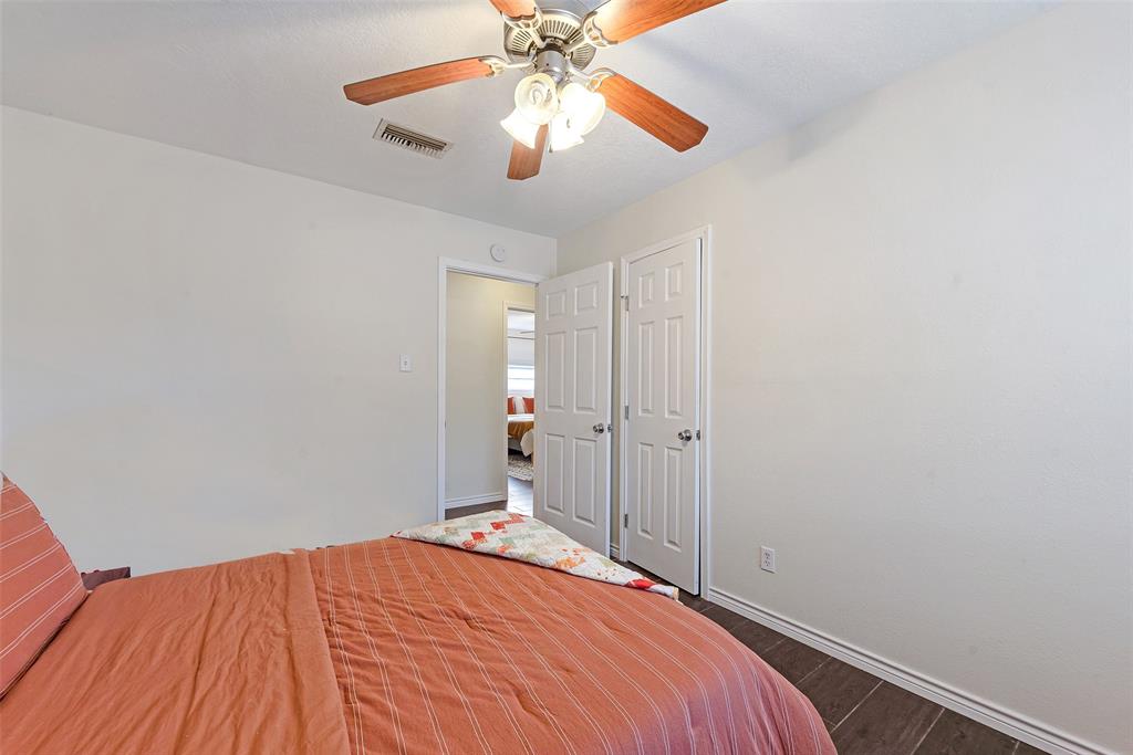 4307 Townes Forest Road, Friendswood, Texas image 28