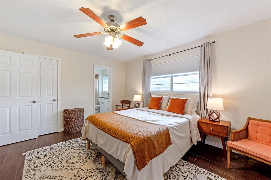 4307 Townes Forest Road, Friendswood, Texas image 19
