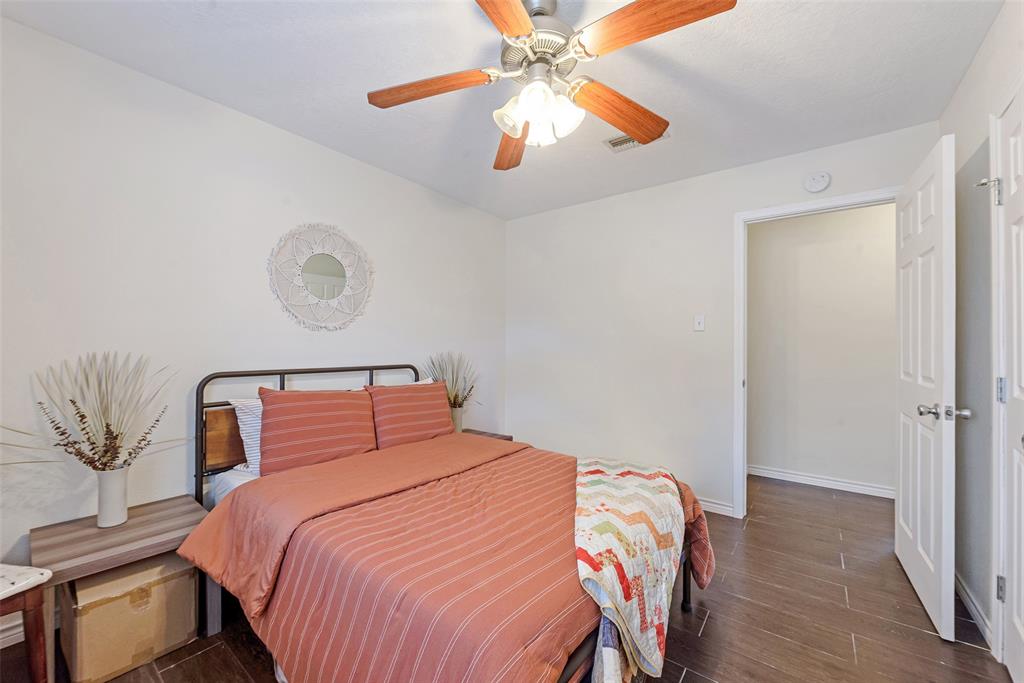 4307 Townes Forest Road, Friendswood, Texas image 29