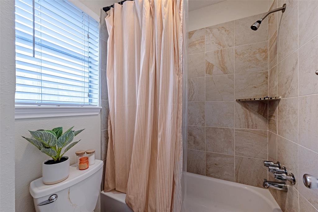 4307 Townes Forest Road, Friendswood, Texas image 26