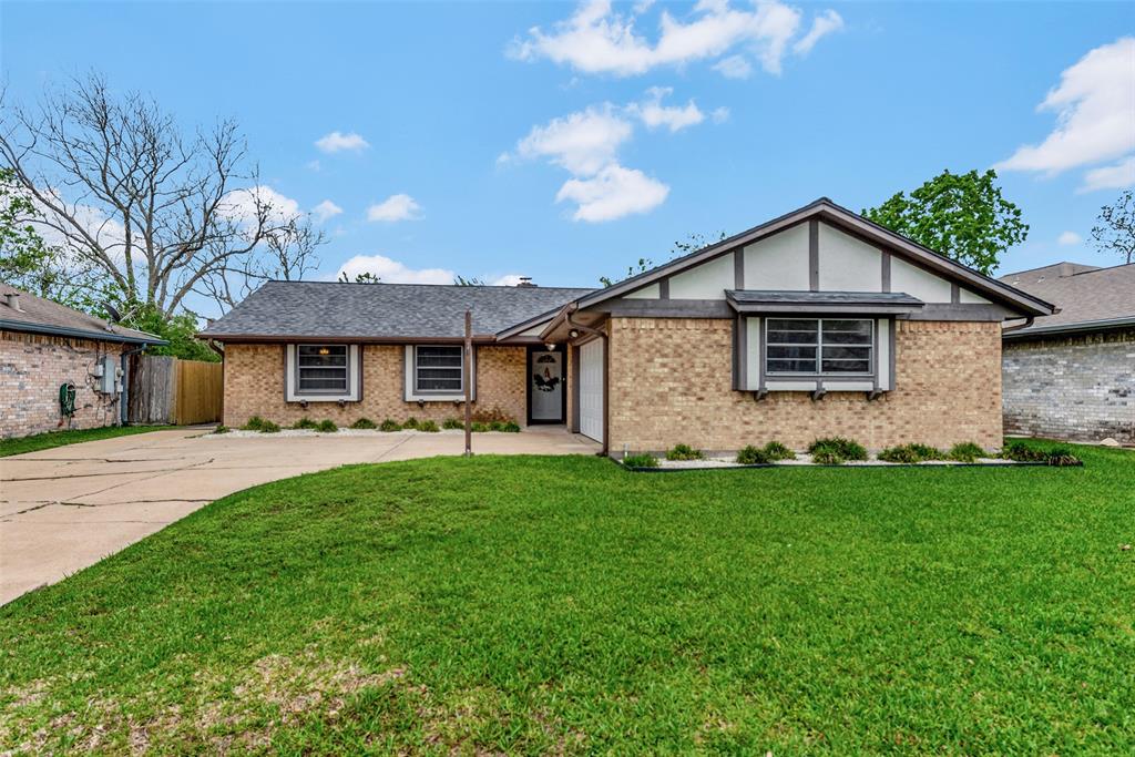 4307 Townes Forest Road, Friendswood, Texas image 2