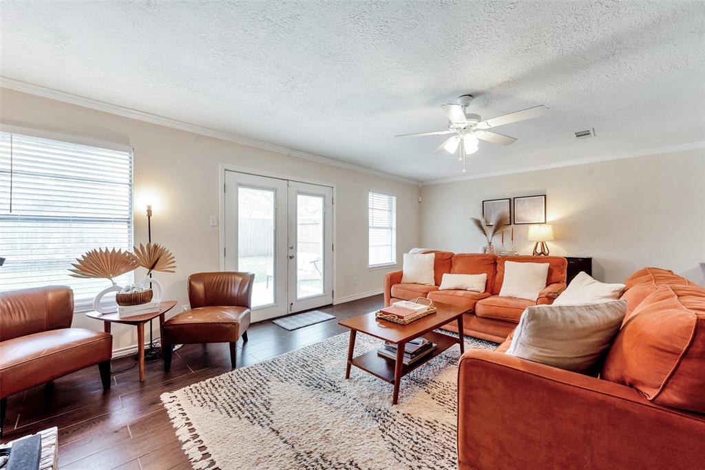 4307 Townes Forest Road, Friendswood, Texas image 5