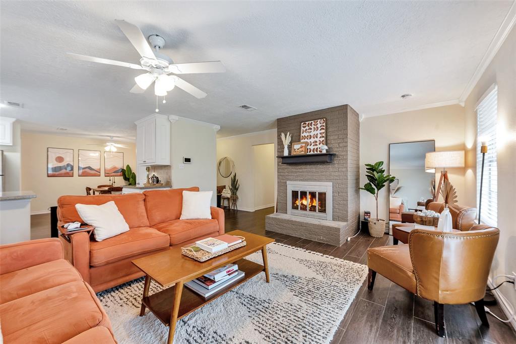 4307 Townes Forest Road, Friendswood, Texas image 7