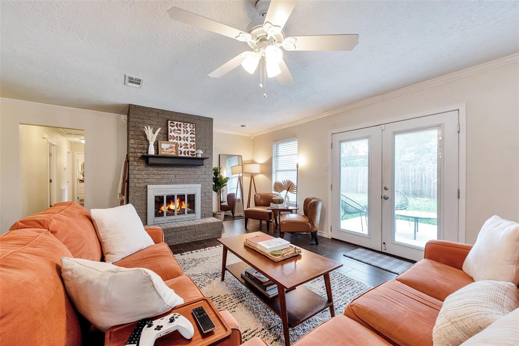 4307 Townes Forest Road, Friendswood, Texas image 6
