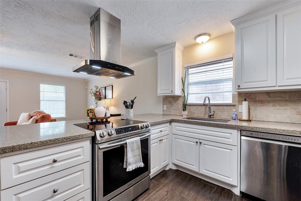 4307 Townes Forest Road, Friendswood, Texas image 14