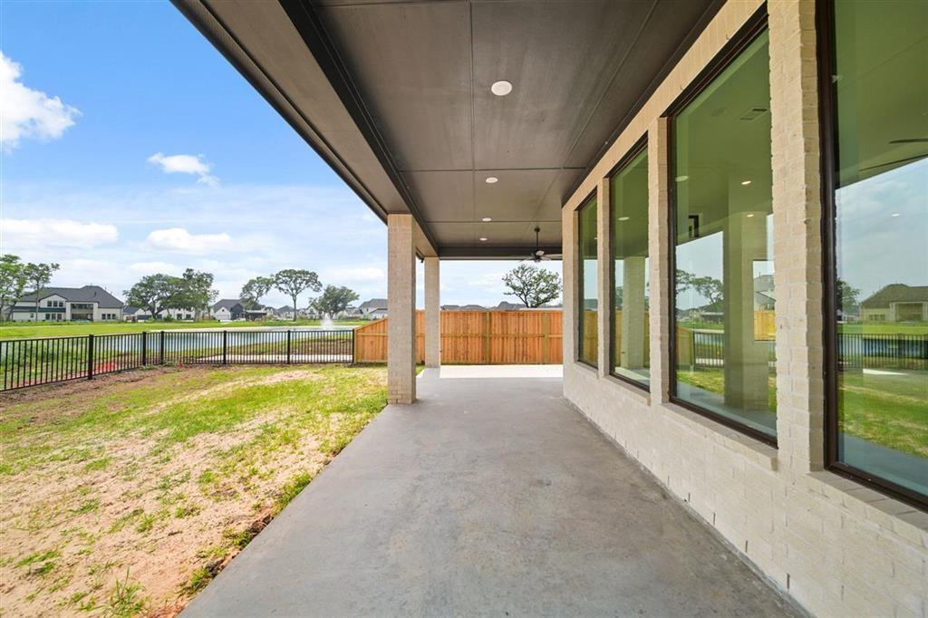 10410 Silver Shore Drive, Missouri City, Texas image 13