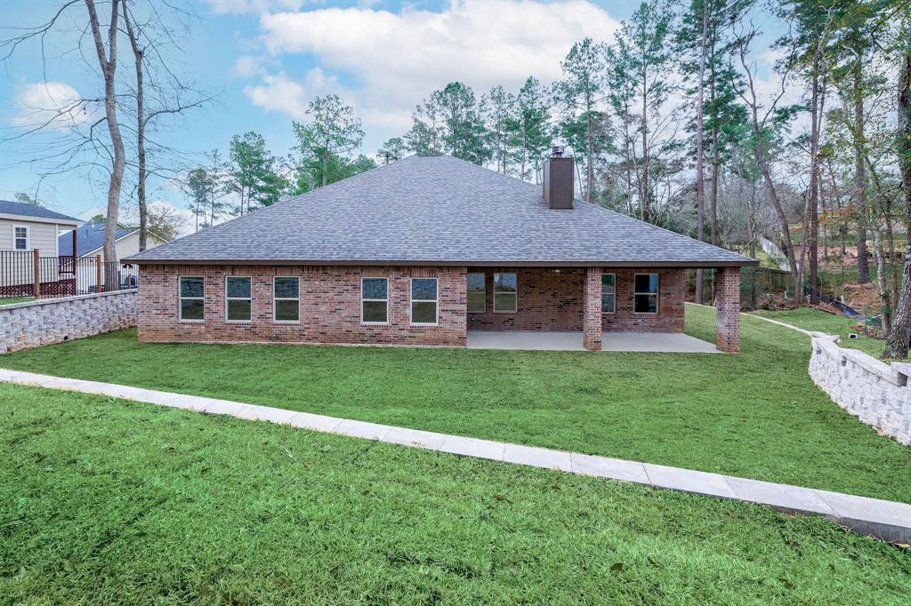 1613 Brentwood Drive, Huntsville, Texas image 2