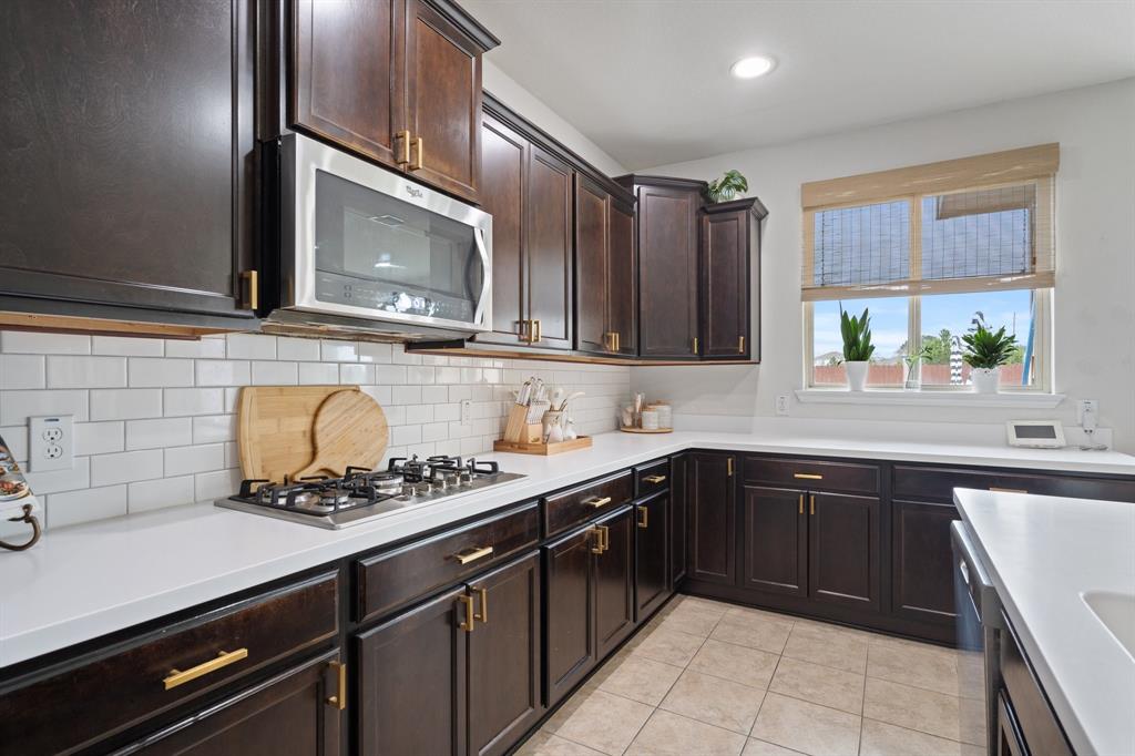 24714 Emerald Pool Falls Drive, Tomball, Texas image 15