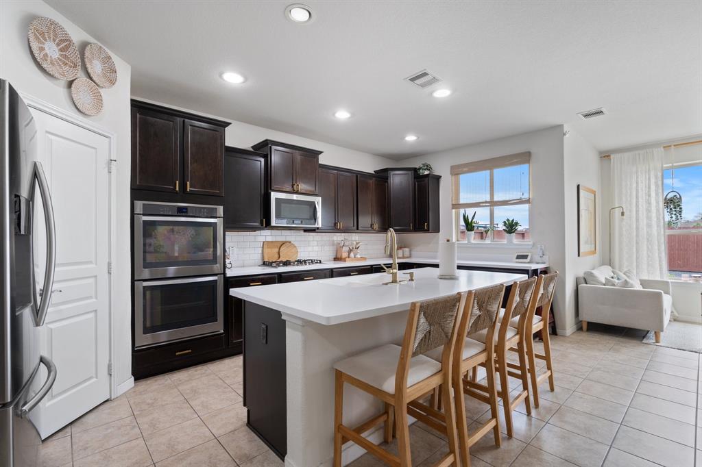 24714 Emerald Pool Falls Drive, Tomball, Texas image 17