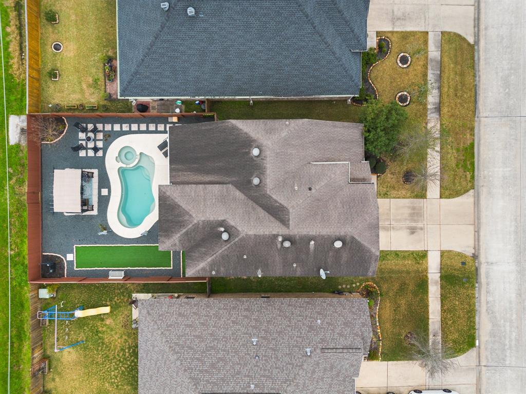 24714 Emerald Pool Falls Drive, Tomball, Texas image 3