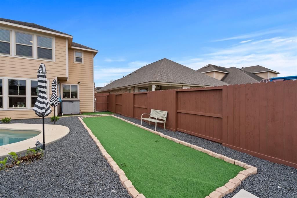 24714 Emerald Pool Falls Drive, Tomball, Texas image 35