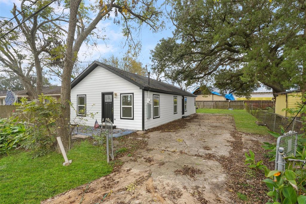 1509 Stanton Drive, Alvin, Texas image 2