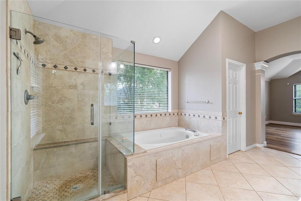 1406 Beechwood Drive, Friendswood, Texas image 14