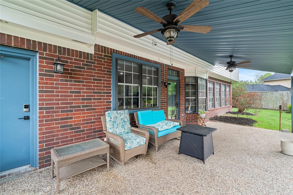 1406 Beechwood Drive, Friendswood, Texas image 19