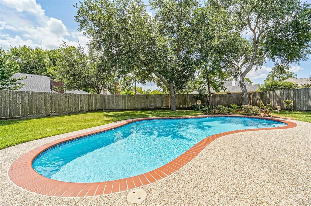1406 Beechwood Drive, Friendswood, Texas image 20