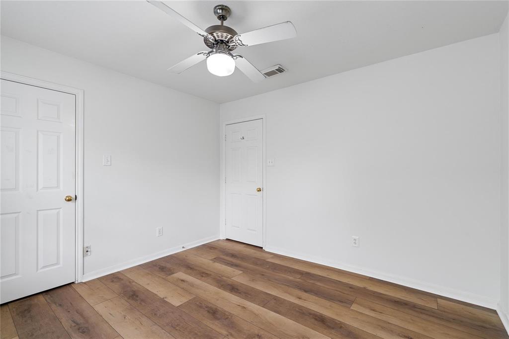1406 Beechwood Drive, Friendswood, Texas image 16