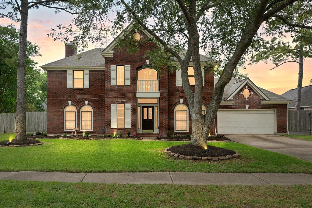1406 Beechwood Drive, Friendswood, Texas image 1