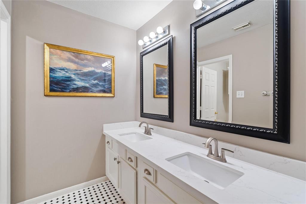 1406 Beechwood Drive, Friendswood, Texas image 17