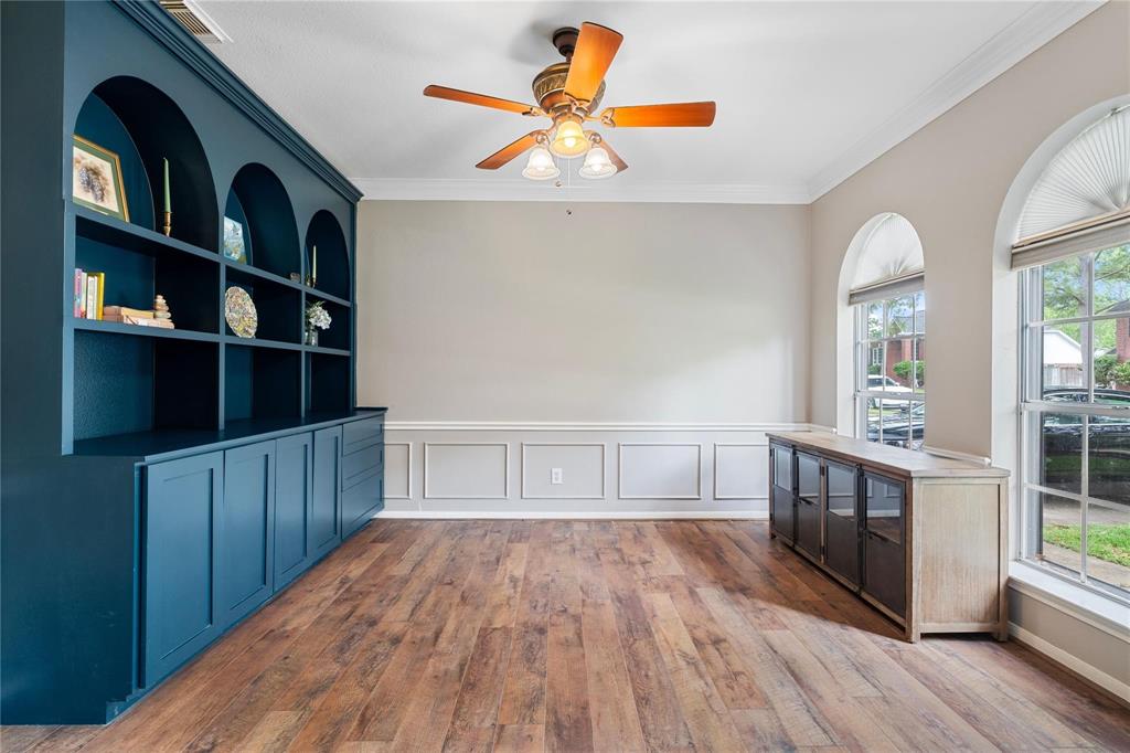 1406 Beechwood Drive, Friendswood, Texas image 4