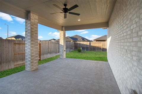 Single Family Residence in Fulshear TX 28730 Tara Ridge Court.jpg