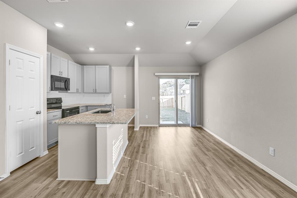 13579 Bay Springs Drive, Conroe, Texas image 3