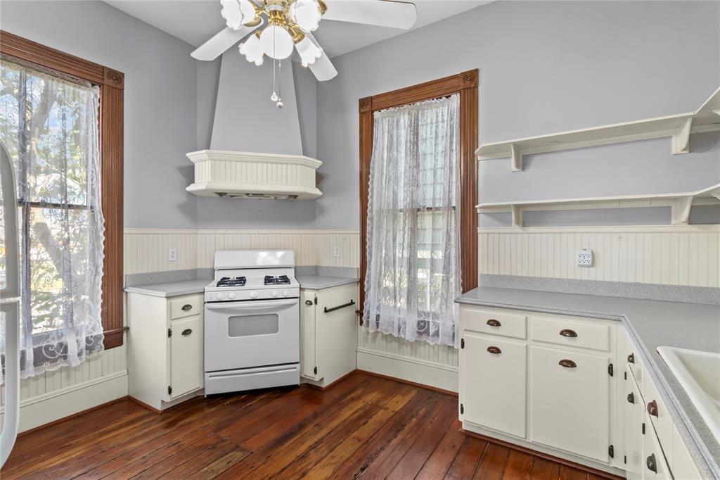 1003 Sealy Street, Galveston, Texas image 9