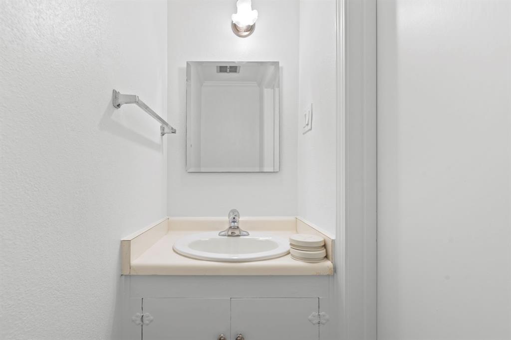 9668 Westview Drive #2, Houston, Texas image 16
