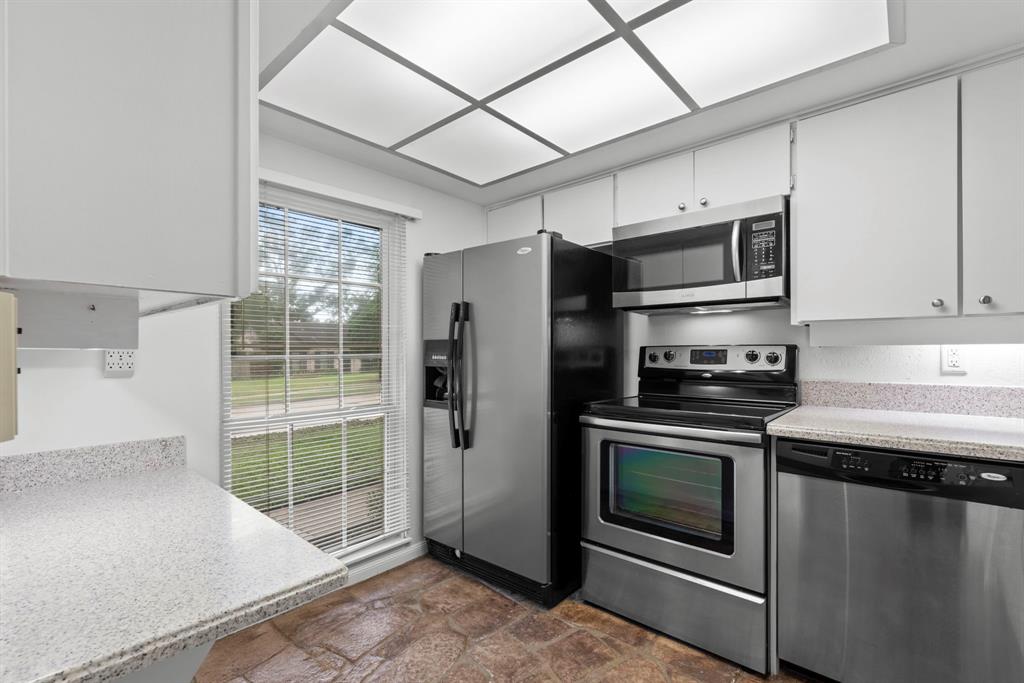 9668 Westview Drive #2, Houston, Texas image 12