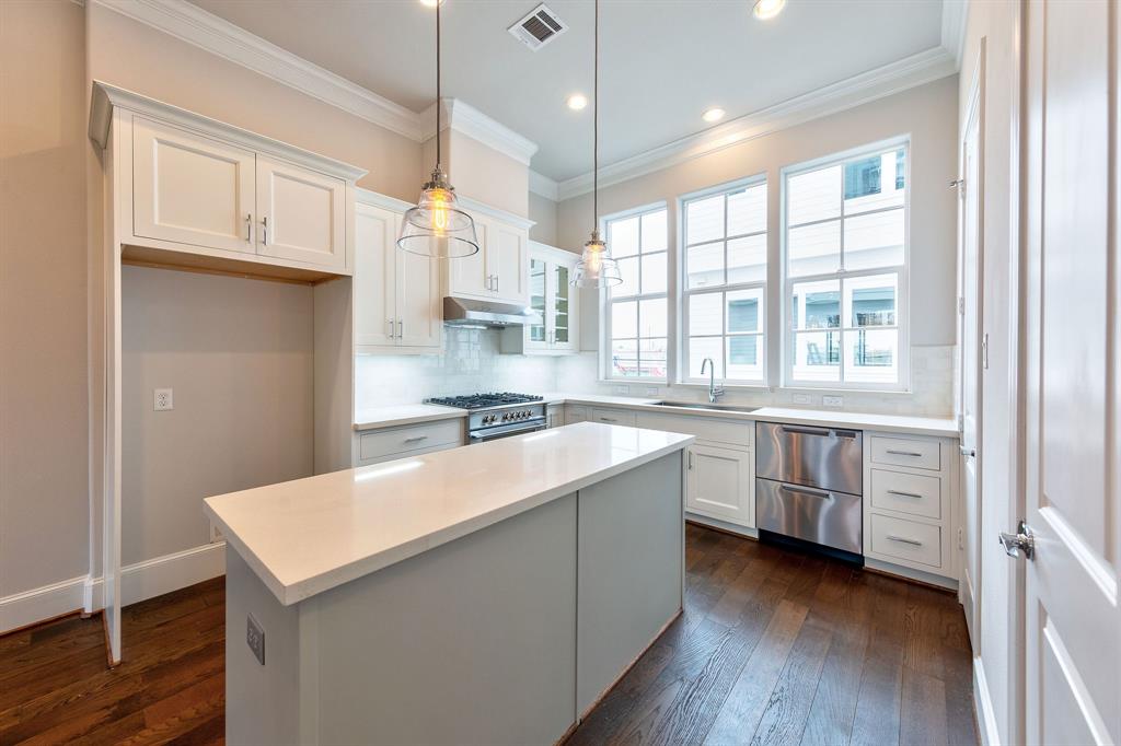 5921 Cottage Grove Lake Drive