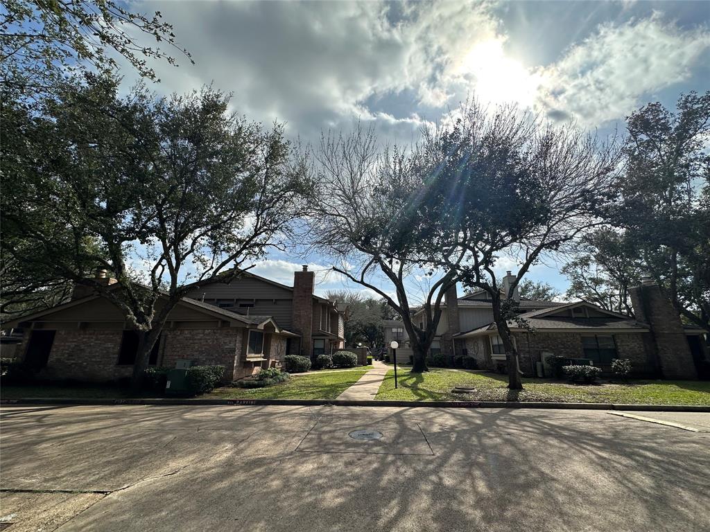 2711 Grants Lake Boulevard #33, Sugar Land, Texas image 26