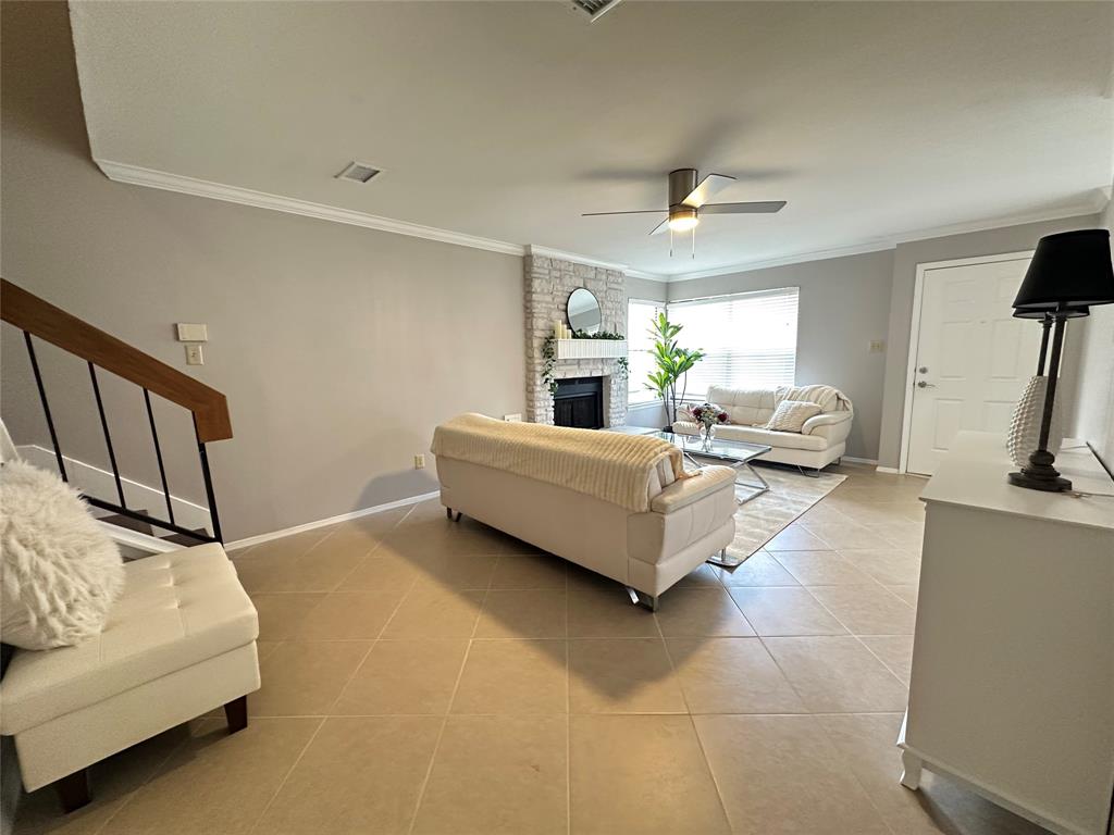 2711 Grants Lake Boulevard #33, Sugar Land, Texas image 7