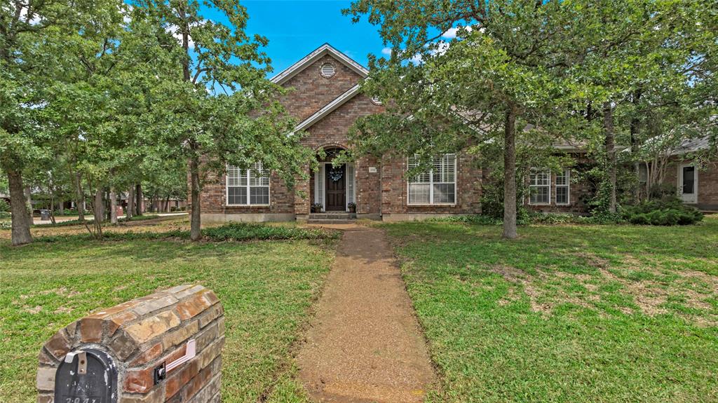 3941 Dove Trail, College Station, Texas image 1