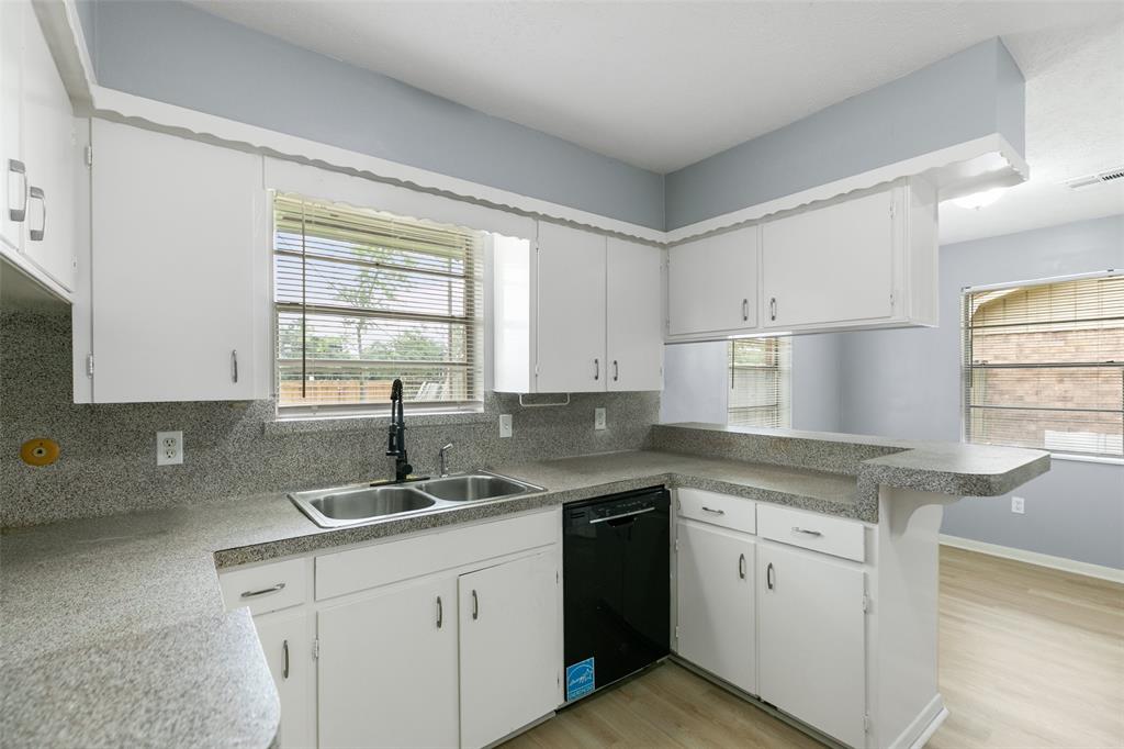 4517 Coachman Drive, Baytown, Texas image 12