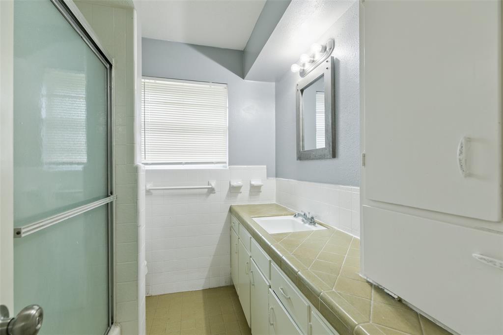 4517 Coachman Drive, Baytown, Texas image 25