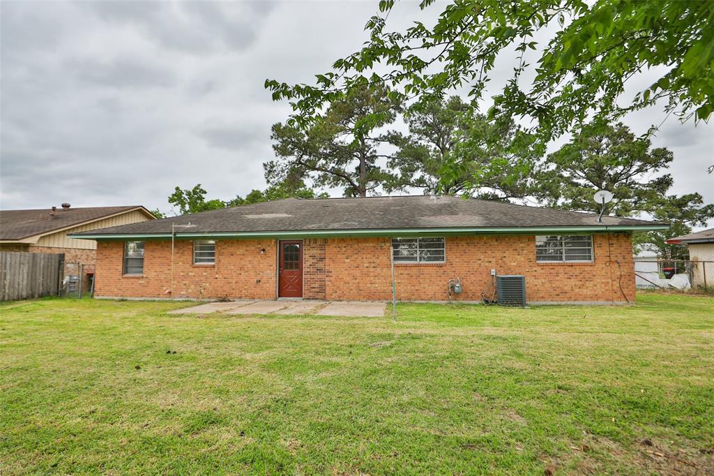 4517 Coachman Drive, Baytown, Texas image 28