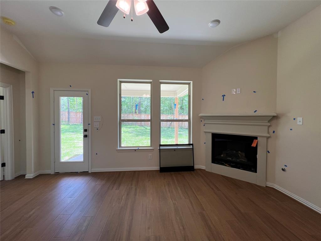 102 Mockingbird Trails Drive, Willis, Texas image 7