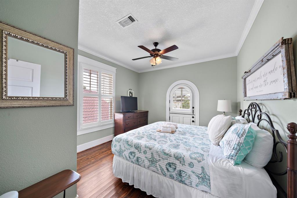 3212 Avenue R 1/2, Galveston, Texas image 26
