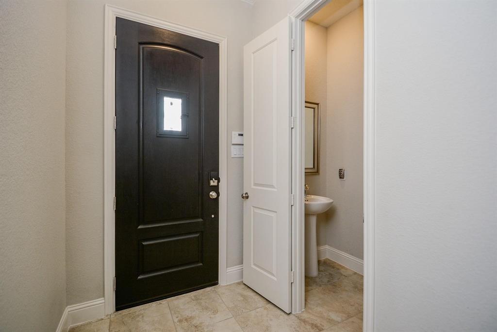 114 Silver Sky Court, Conroe, Texas image 4