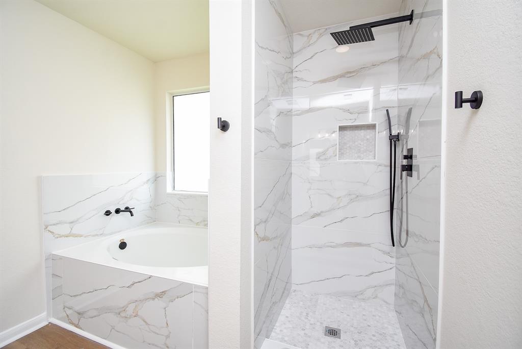 9610 Eaglewood Glen Trail, Sugar Land, Texas image 25