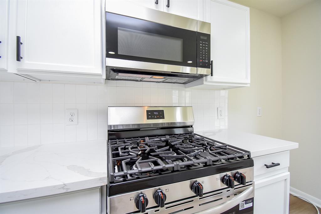 9610 Eaglewood Glen Trail, Sugar Land, Texas image 13