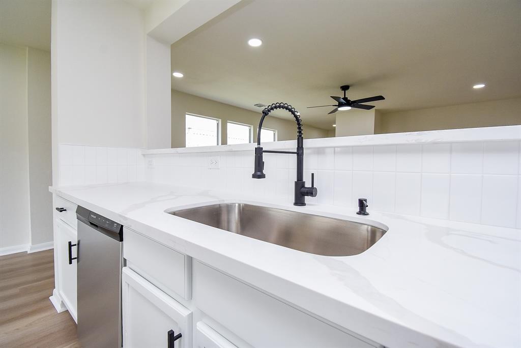 9610 Eaglewood Glen Trail, Sugar Land, Texas image 14