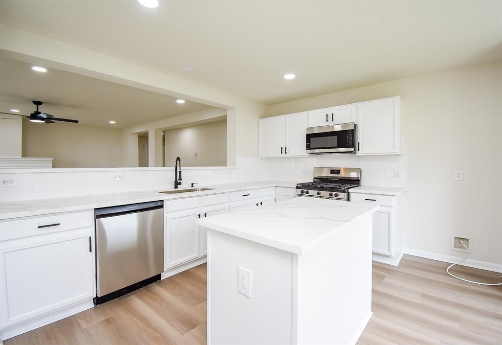 9610 Eaglewood Glen Trail, Sugar Land, Texas image 16