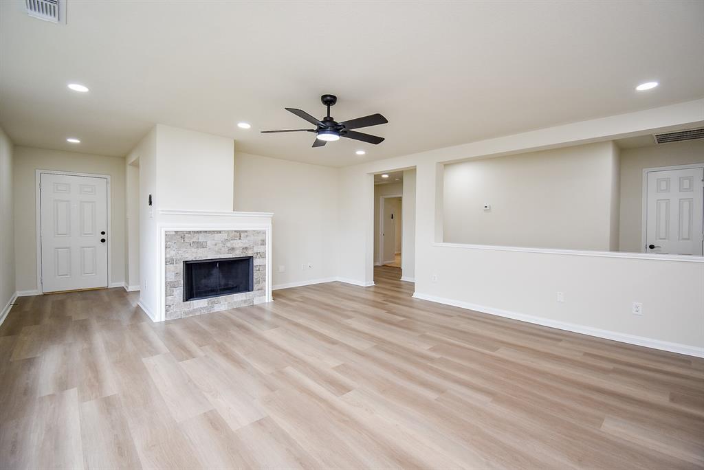9610 Eaglewood Glen Trail, Sugar Land, Texas image 8